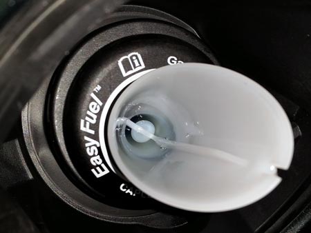 Ford Easy Fuel lejek